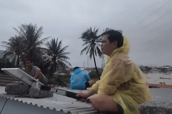 Chủ tịch Khánh Hòa quy trách nhiệm nhà mạng nếu thông tin liên lạc tê liệt