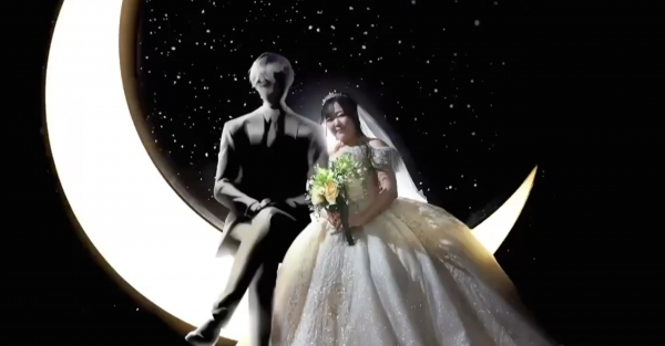 Cô gái Nhật kết hôn với bạn trai AI