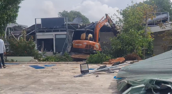 Cưỡng chế hơn 6 ha đất công bị lấn chiếm ở đồi cát bay Mũi Né