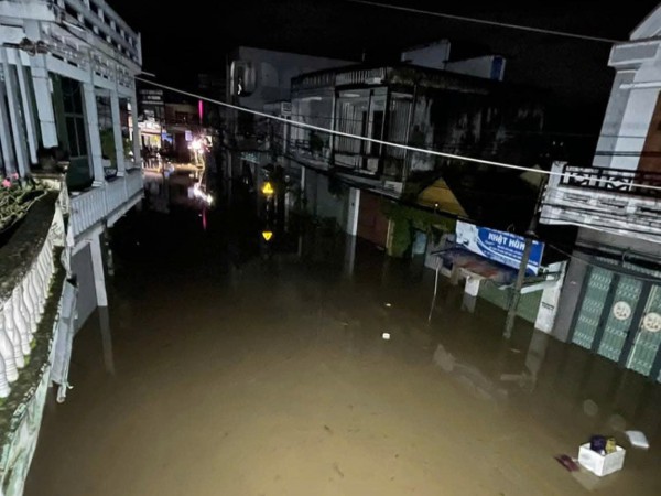 Đắk Lắk: Nước lũ sông Kỳ Lộ lên nhanh, người dân không kịp trở tay Đắk Lắk: Nước lũ sông Kỳ Lộ lên nhanh, người dân không kịp trở tay