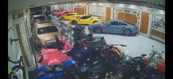 Dàn xe trăm tỷ của đại gia thẩm mỹ viện Mailisa Dàn xe trăm tỷ của đại gia thẩm mỹ viện Mailisa