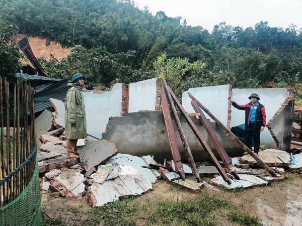 'Đất đã no nước, chỉ cần trận mưa lớn là sạt lở tan hoang'