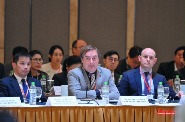 Đẩy mạnh cải cách thủ tục, củng cố niềm tin nhà đầu tư