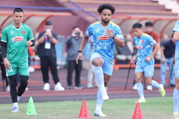 Điều HLV Kim Sang-sik còn thiếu ở đội tuyển Việt Nam Điều HLV Kim Sang-sik còn thiếu ở đội tuyển Việt Nam