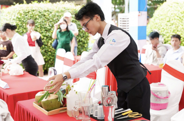 Độc đáo những thức uống 'xanh' xuất hiện ở lễ hội ẩm thực chay 2025 tại TP.HCM