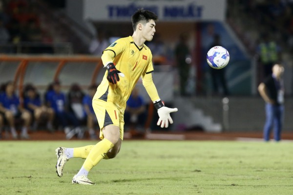 Đội hình U.23 Việt Nam cao nhất lịch sử: Hai ‘tòa tháp’ HAGL 1,91 m và 1,95 m, rất khủng! Đội hình U.23 Việt Nam cao nhất lịch sử: Hai ‘tòa tháp’ HAGL 1,91 m và 1,95 m, rất khủng!