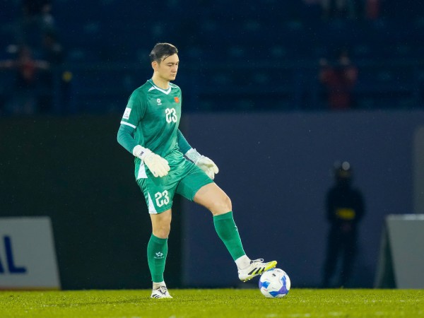 Đội tuyển Việt Nam: Văn Lâm ‘đánh bại’ thủ môn hay nhất AFF Cup, tại sao không?