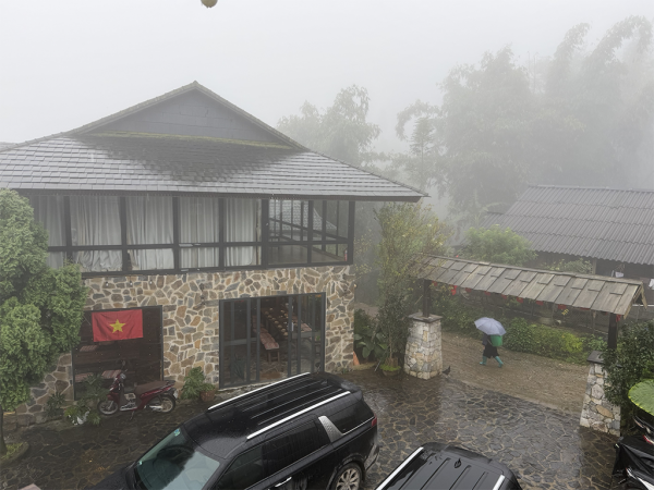 Du lịch chật vật vì mưa bão liên tục Du lịch chật vật vì mưa bão liên tục