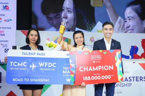 Đưa ẩm thực Việt vào ly nước: Cô gái thành quán quân nhờ món phở độc đáo Đưa ẩm thực Việt vào ly nước: Cô gái thành quán quân nhờ món phở độc đáo