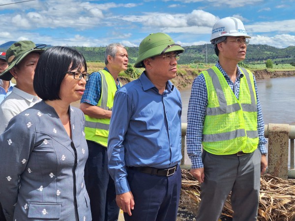 Đường Trường Sơn Đông tê liệt, Gia Lai khẩn trương khắc phục cầu Đăk Pờ Tó Đường Trường Sơn Đông tê liệt, Gia Lai khẩn trương khắc phục cầu Đăk Pờ Tó