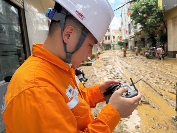 EVN đẩy mạnh đầu tư các dự án trọng điểm, chủ động ứng phó thiên tai EVN đẩy mạnh đầu tư các dự án trọng điểm, chủ động ứng phó thiên tai