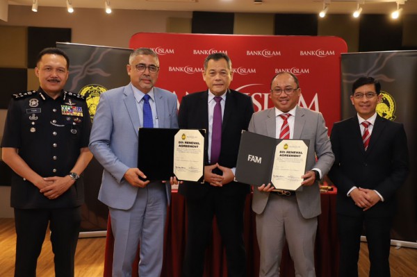 FAM sốc lớn vì hàng loạt nhà tài trợ buông tay: Không ai muốn đứng cạnh ‘kẻ’ bị FIFA phạt nặng