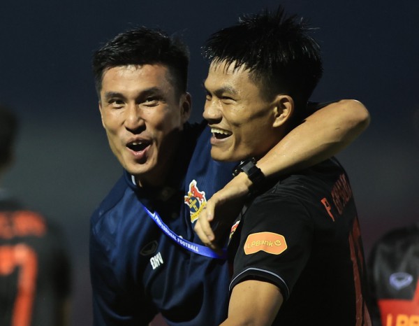 'Gà son' của thầy Kim lập công, CLB Ninh Bình đánh bại SLNA trong nghẹt thở 'Gà son' của thầy Kim lập công, CLB Ninh Bình đánh bại SLNA trong nghẹt thở