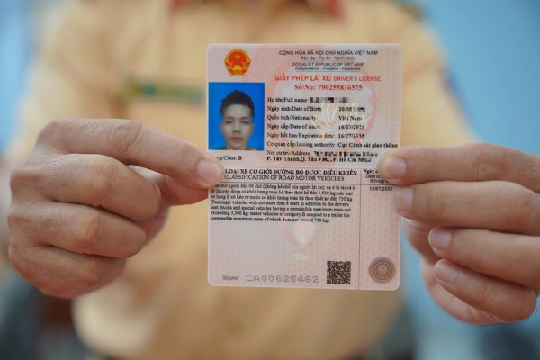 Giấy phép lái xe mới: Tăng bảo mật, chống làm giả Giấy phép lái xe mới: Tăng bảo mật, chống làm giả