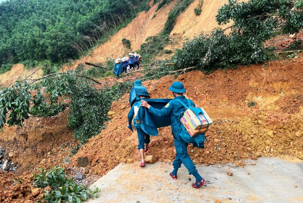 Gượng dậy sau cơn lũ lịch sử Gượng dậy sau cơn lũ lịch sử