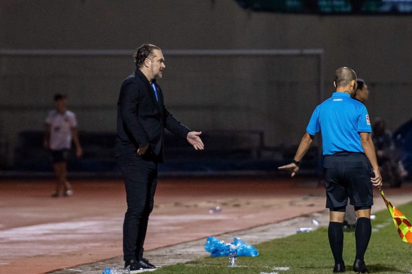 HLV Popov đưa đội bóng cũ xuống vực thẳm, lộ diện đội có nguy cơ rớt hạng