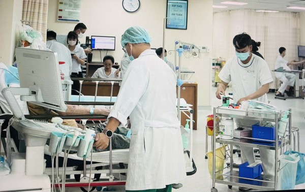 Kết luận vụ 316 người nhập viện sau ăn bánh mì: Ngộ độc thực phẩm