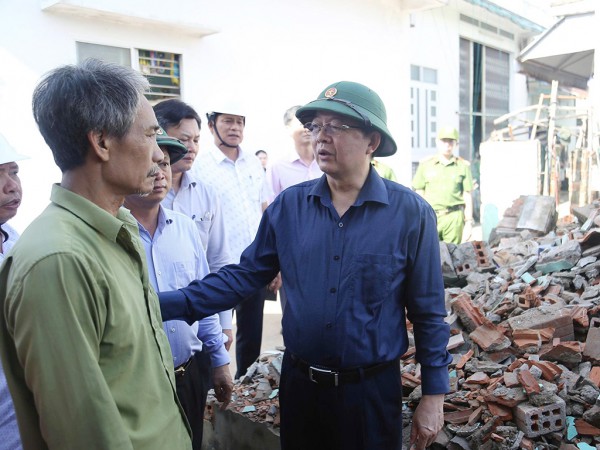 Khắc khoải ước mong dựng lại nhà sau bão dữ