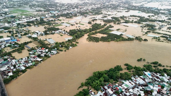 Khánh Hòa: Nước sông Cái Phan Rang dâng cao, nhấn chìm nhiều khu dân cư