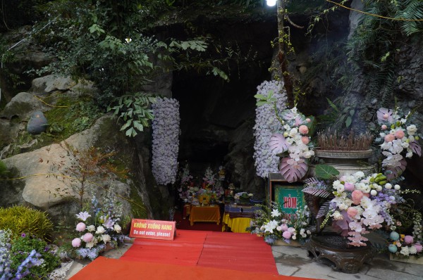 Khánh thành công trình tôn tạo Di tích quốc gia đặc biệt Hang Tám Cô