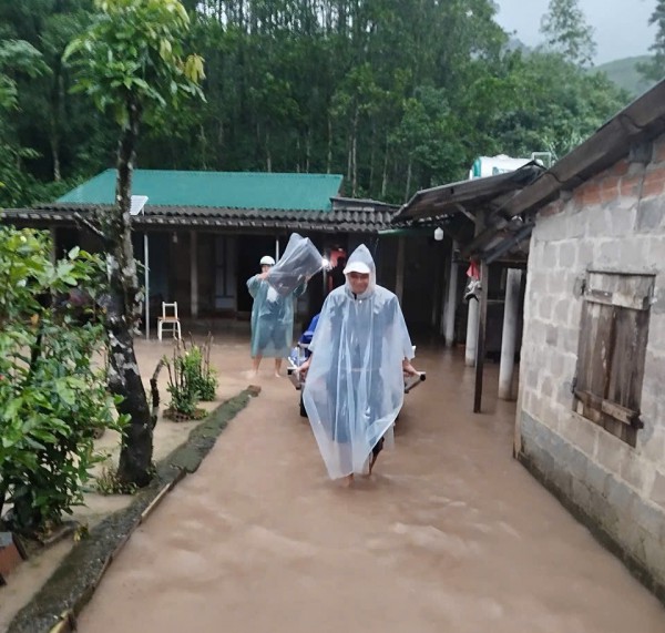 Mưa lớn lại gây ngập nhiều khu vực ở Quảng Trị Mưa lớn lại gây ngập nhiều khu vực ở Quảng Trị