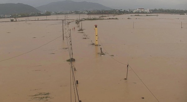 Mưa lớn trong đêm, nhiều khu vực phía đông tỉnh Gia Lai ngập trở lại