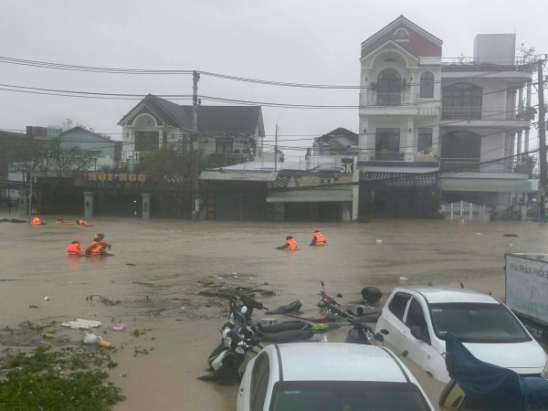 Ngập lụt ở Quy Nhơn có nguy cơ vượt đỉnh lũ lịch sử 2009