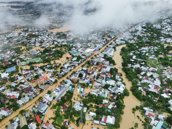 Nha Trang mênh mông biển nước vì lũ chồng lũ