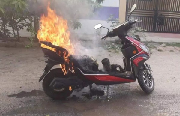 Những lỗ hổng về an toàn trong sử dụng xe điện Những lỗ hổng về an toàn trong sử dụng xe điện