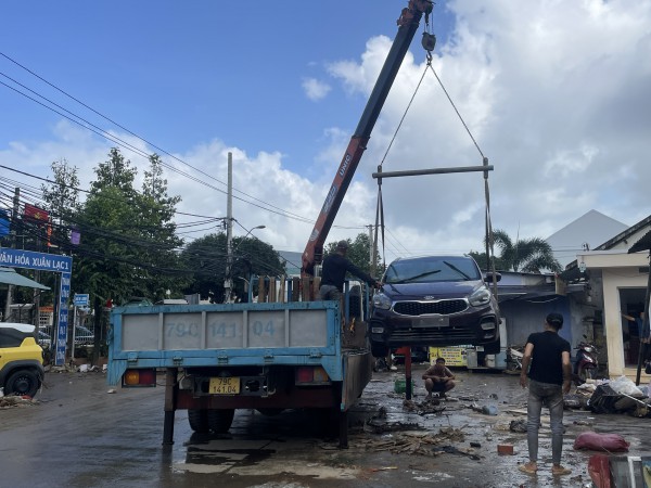 Ô tô hỏng sau lũ, hãng sửa xe ở Nha Trang hẹn khách 'ra tết lấy' Ô tô hỏng sau lũ, hãng sửa xe ở Nha Trang hẹn khách 'ra tết lấy'