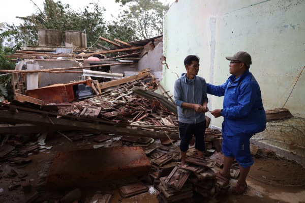 PV Thanh Niên nơi rốn lũ miền Trung: Vừa đưa tin vừa kết nối nhân ái PV Thanh Niên nơi rốn lũ miền Trung: Vừa đưa tin vừa kết nối nhân ái