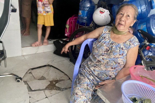 Phường lún nhanh nhất TP.HCM 'chìm' gần 1 mét: Nhiều nhà dân nứt tường, vỡ nền Phường lún nhanh nhất TP.HCM 'chìm' gần 1 mét: Nhiều nhà dân nứt tường, vỡ nền