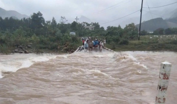 Quảng Trị: 1 người mất tích do vượt qua ngầm tràn có nước lũ dâng cao