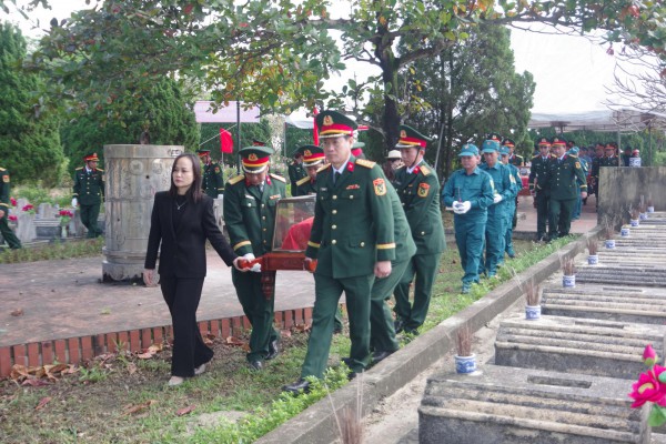 Quảng Trị: Truy điệu, an táng 3 hài cốt liệt sĩ tìm thấy ở bản Chút Mút