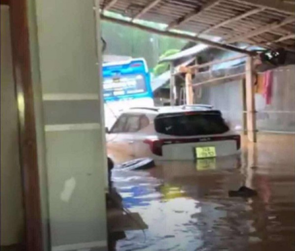 Quảng Trị mưa lớn, xã miền núi Ba Lòng di dời hơn 200 hộ dân Quảng Trị mưa lớn, xã miền núi Ba Lòng di dời hơn 200 hộ dân