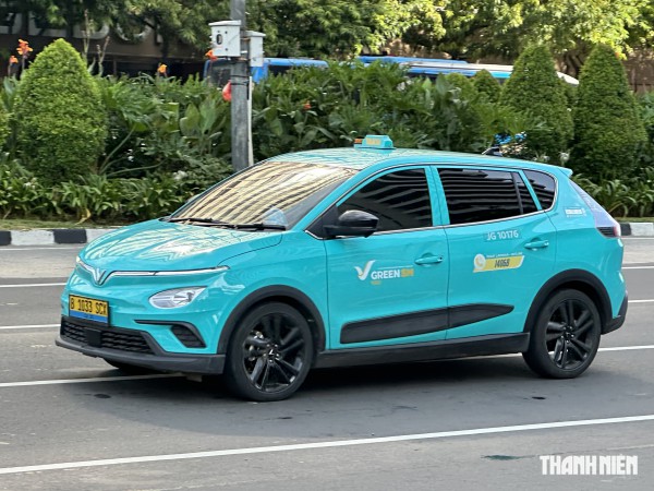 Sau thành công tại Việt Nam, VinFast mang Limo Green đến xứ vạn đảo