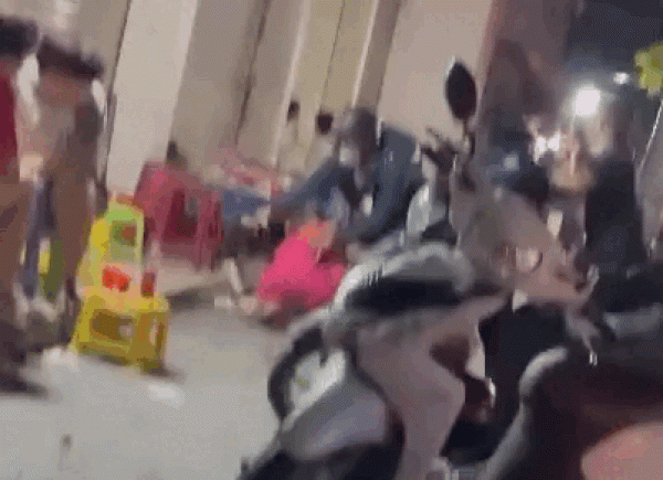 TP.HCM: Xác minh clip 4 người đánh nhau gây náo loạn trên đường Quang Trung