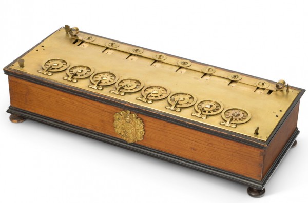 Tại sao Pháp hoãn đấu giá máy tính cơ học đầu tiên?