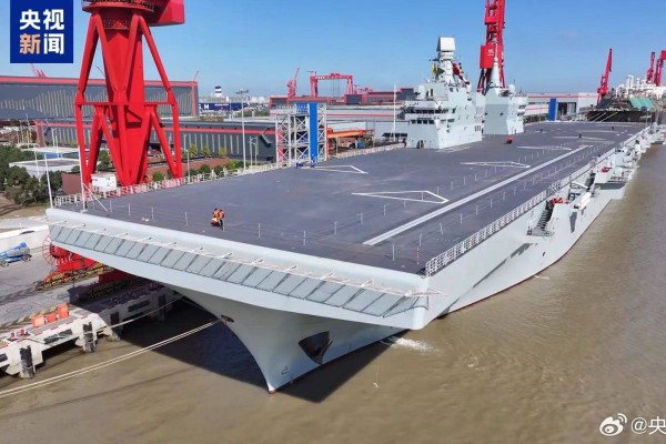 Tàu sân bay UAV đầu tiên của Trung Quốc ra biển thử nghiệm