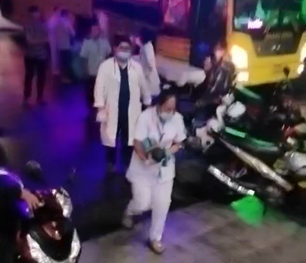 Thai phụ chuyển dạ trên cao tốc Trung Lương - Mỹ Thuận, CSGT 'mở đường" đưa đến bệnh viện