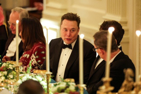 Tỉ phú Elon Musk dự tiệc tối với Tổng thống Trump và Thái tử Ả Rập Xê Út
