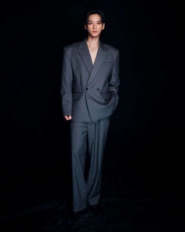 Trần Nghĩa khoe vẻ điển trai