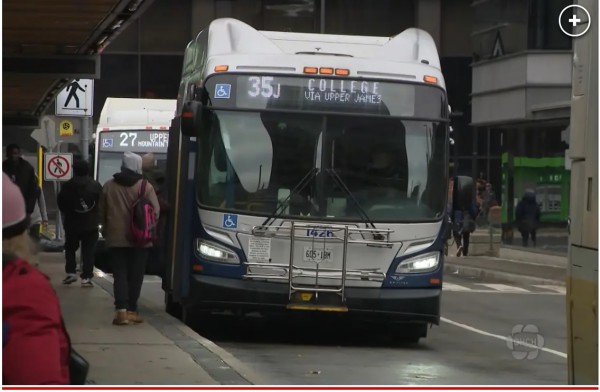 Trộm xe buýt nhưng lại đón trả khách nghiêm chỉnh Trộm xe buýt nhưng lại đón trả khách nghiêm chỉnh