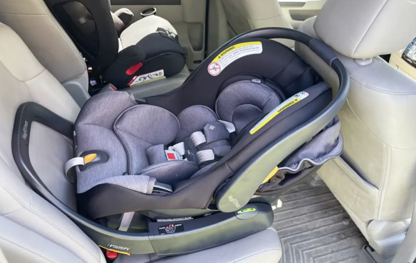 Từ 2026 chở trẻ em trên ô tô phải có ghế an toàn, nên chọn loại nào?