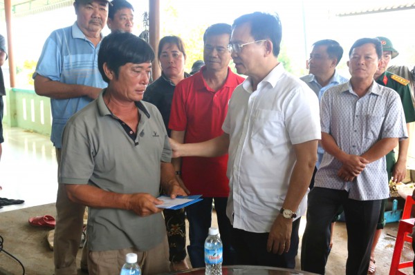 Vụ vỡ hồ chứa nước ở Tuy Phong: Chủ tịch UBND tỉnh yêu cầu điều tra, làm rõ