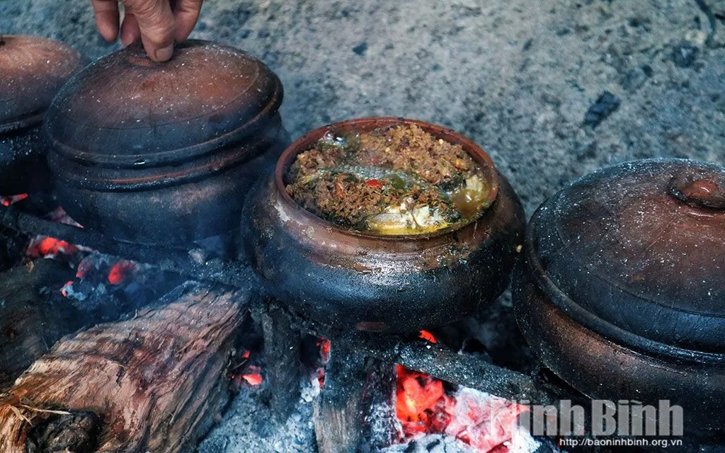 Ảnh:Báo Ninh Bình