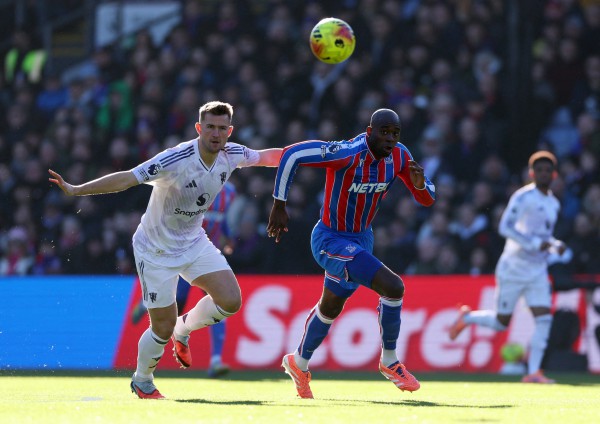 Nhận bàn thua vì ‘không cập nhật luật’, M.U vẫn ngược dòng ngoạn mục hạ Crystal Palace Nhận bàn thua vì ‘không cập nhật luật’, M.U vẫn ngược dòng ngoạn mục hạ Crystal Palace