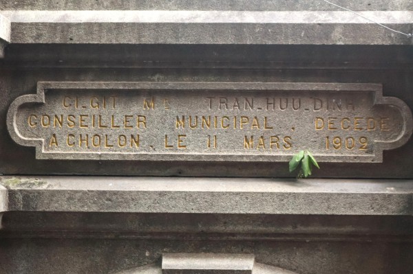 Mộ cổ 123 năm ở TP.HCM: Dấu tích đại gia giàu thứ 4 Sài Gòn xưa