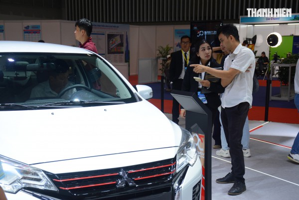 Xe sedan số sàn tại Việt Nam đang dần 'lụi tàn'