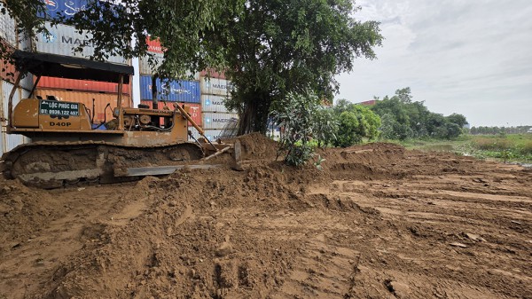 Thâm nhập 'đại công trường' san lấp trái phép: San lấp vô tội vạ Thâm nhập 'đại công trường' san lấp trái phép: San lấp vô tội vạ